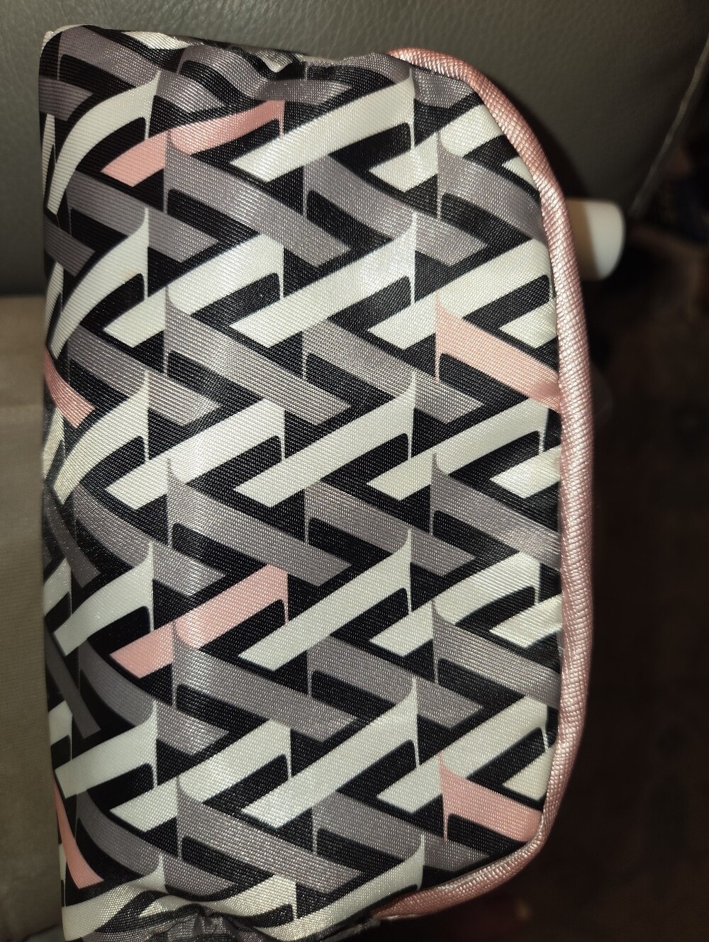 Makeup Bag With Samples - Picture 4 of 5